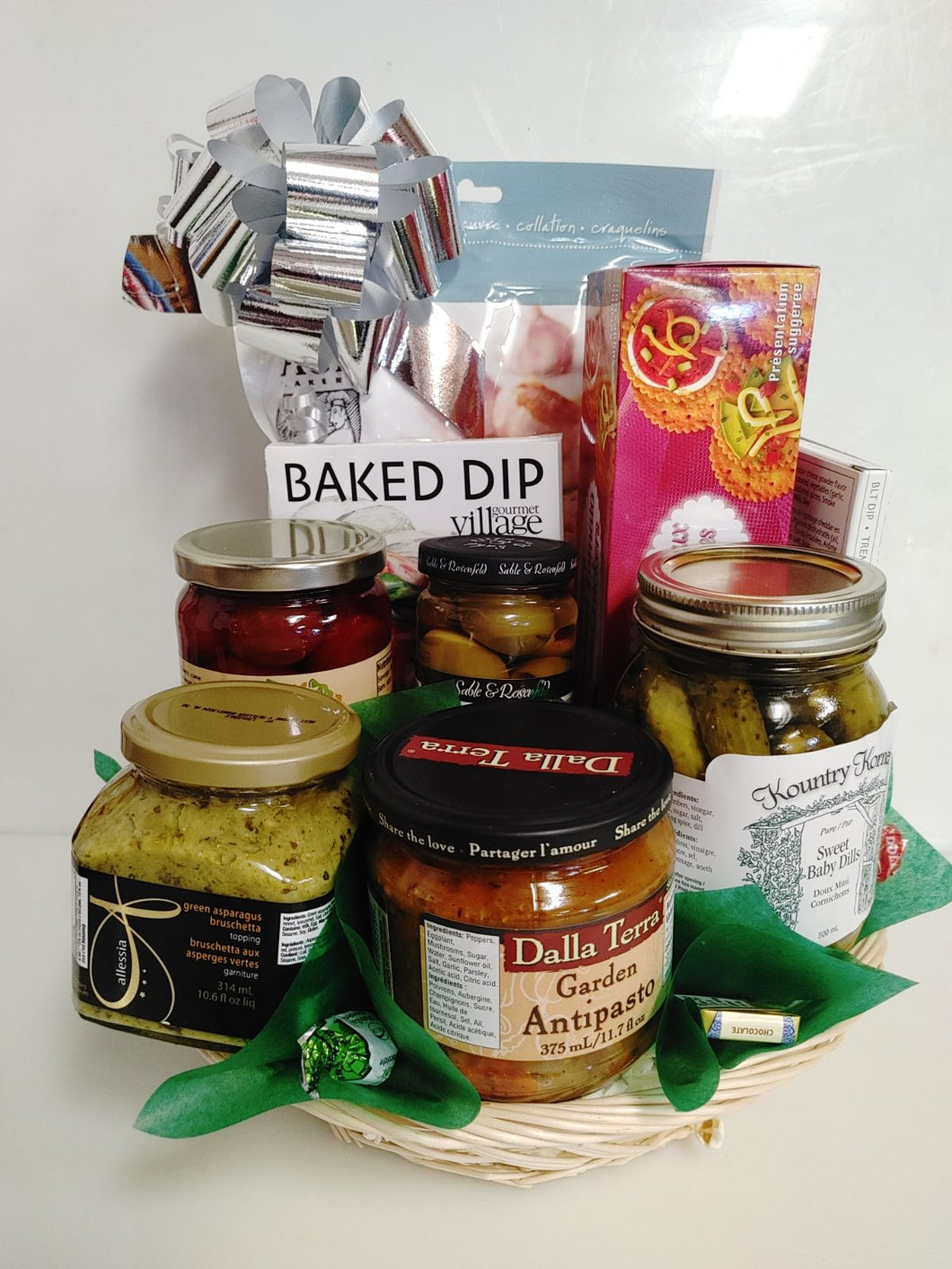 Entertainers Delight Basket